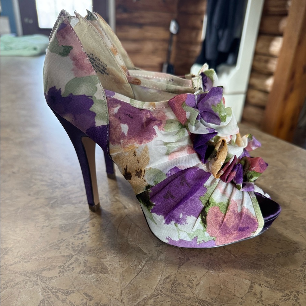 Jacqueline Ferrar Purple Floral Heels spring heels